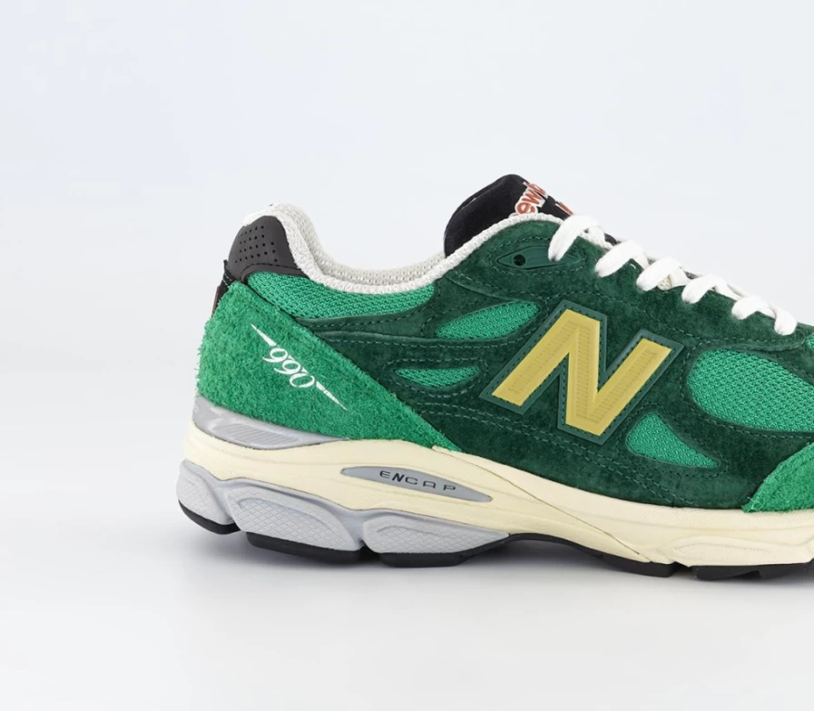 New Balance 990V3 Men's Green Running Trainers – Lightweight Comfort & Support