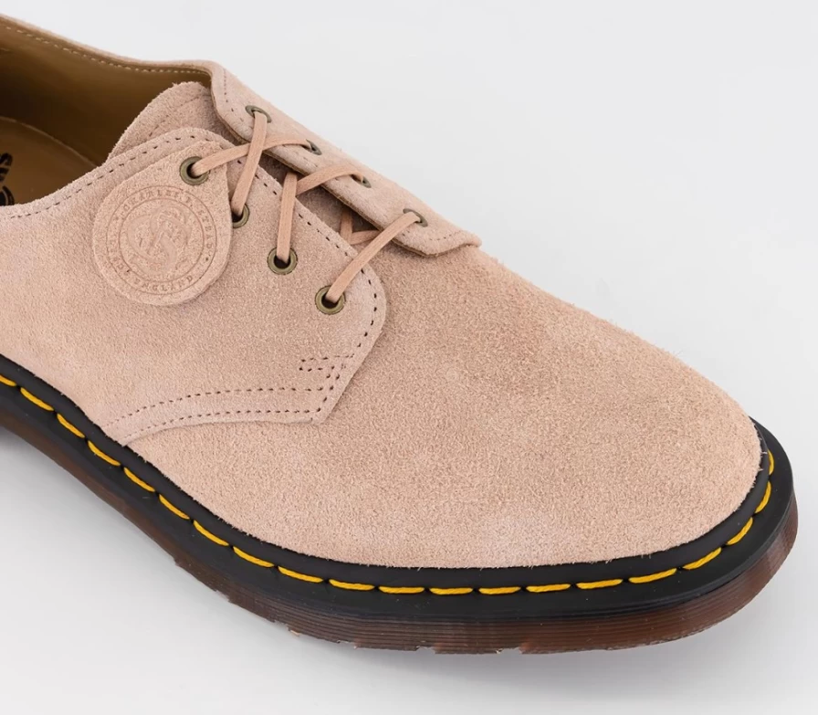 Dr. Martens Smiths 4 Eye Shoes for Men in Peach Beige Desert Oasis Suede - Classic Leather Boots